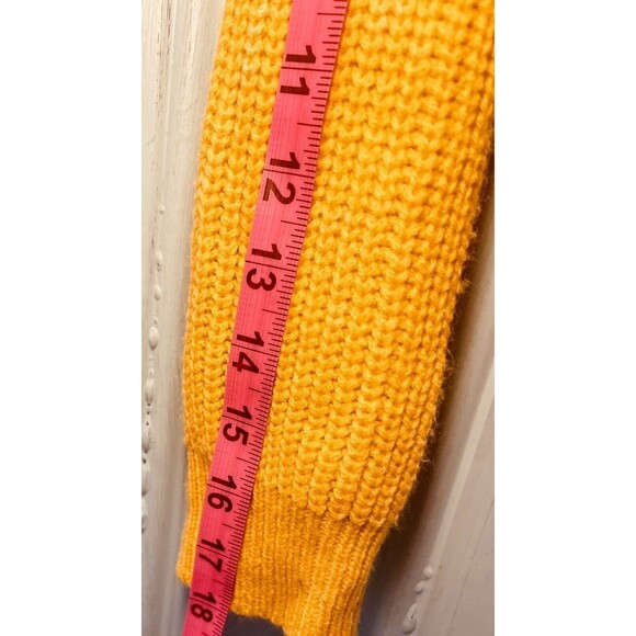 Touch Me Brand Yellow Gold Twist Front Long Sleeve Sweater Size Small - Picture 4 of 4